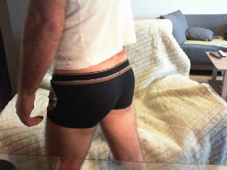 immergeilerguy - Alter: 30 / Widder - Alter: 180 / schlank - Geschlecht: m&auml;nnlich - Ausrichtung: homosexuell - Haare: blond / kurz - Piercing: keins - BH-Gr&ouml;&szlig;e:  - Hautfarbe: gebr&auml;unt - Augen: gr&uuml;n - Rasur: vollrasiert