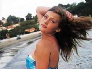 EmilySweet - Hallo, ich bin die Sexy Nikita. Ich suche Spass und Realtreffen. Wenn du Lust und Zeit hast, lade ich dich ein! Komm zu mir in den Chat! Kuss!