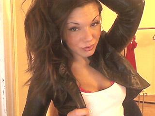 Melody2011 - Alter: 19 / Widder - Alter: 167 / schlank - Geschlecht: weiblich - Ausrichtung: heterosexuell - Haare: blond / mittellang - Piercing: mehrere - BH-Gr&ouml;&szlig;e: B - Hautfarbe: weiss - Augen: braun - Rasur: vollrasiert