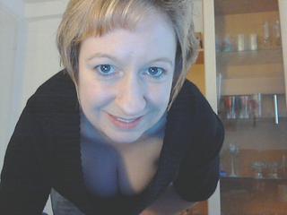 KuschelMaus78 - Shoppen gehen, schwimmen und chatten. - Hallo S&uuml;&szlig;er, 

bin die s&uuml;&szlig;e Tina aus... das verrate ich dir im Chat. 

Ich bin verspielt und probiere gerne neue Sachen aus und brauche immer mal ein bi&szlig;chen Abwechslung im Sexleben.

 - Alter: 34 / Widder - Alter: 158 / normal - Geschlecht: weiblich - Ausrichtung: heterosexuell - Haare: braun / kurz - Piercing: keins - BH-Gr&ouml;&szlig;e: D - Hautfarbe: weiss - Augen: blau - Rasur: vollrasiert