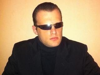 Dating for Man - Alter: 32 / L&ouml;we - Alter: 188 / sportlich - Geschlecht: m&auml;nnlich - Ausrichtung: homosexuell - Haare: braun / kurz - Piercing: keins - BH-Gr&ouml;&szlig;e:  - Hautfarbe: weiss - Augen: gr&uuml;n - Rasur: teilrasiert