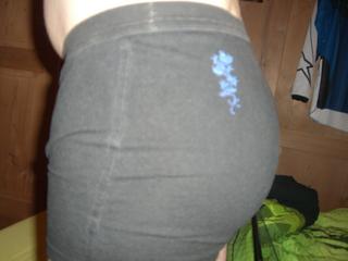 Jung21 - Alter: 21 / Jungfrau - Alter: 173 / normal - Geschlecht: m&auml;nnlich - Ausrichtung: bisexuell - Haare: braun / kurz - Piercing: keins - BH-Gr&ouml;&szlig;e:  - Hautfarbe: weiss - Augen: blau - Rasur: vollrasiert