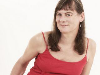 LadyHeike - Was mag ich beim Sex besonders? Als Frau behandelt und begehrt zu werden. Wenn mir jemand sagt, wo`s lang geht.

Was w&uuml;nsche ich mir beim Sex? H&auml;ngt vom Partner ab. Ich bin bisexuell mit einem europ&auml;ischen und l&auml;ssigen Aussehen. 