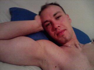 bi boy wi*t f&uuml;r euch - Ich w*xe f&uuml;r Euch, und nach dem Spr*tzen lecke ich meinen eigenen Saft auf. Lust?

Mich kann man auch live treffen, bei Sympathie. F&uuml;r Frauen und M&auml;nner.