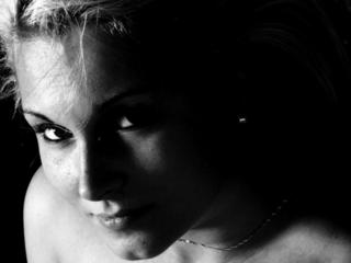 Maryleen - Alter: 19 / Krebs - Alter: 168 / normal - Geschlecht: weiblich - Ausrichtung: heterosexuell - Haare: blond / lang - Piercing: Brustwarze - BH-Gr&ouml;&szlig;e: C - Hautfarbe: weiss - Augen: gr&uuml;n - Rasur: vollrasiert