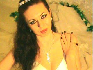 DarkMistress - Alter: 29 / Sch&uuml;tze - Alter: 175 / normal - Geschlecht: weiblich - Ausrichtung: heterosexuell - Haare: br&uuml;nett / lang - Piercing: keins - BH-Gr&ouml;&szlig;e: C - Hautfarbe: weiss - Augen: braun - Rasur: vollrasiert