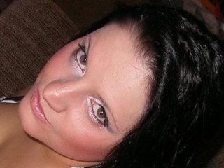 nikollll - Alter: 30 / Fische - Alter: 168 / mollig - Geschlecht: weiblich - Ausrichtung: heterosexuell - Haare: br&uuml;nett / lang - Piercing: Gesicht - BH-Gr&ouml;&szlig;e: D - Hautfarbe: weiss - Augen: blau - Rasur: nicht rasiert