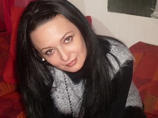 SquirtyGoddess - Kochen, lesen und spazieren gehen. - Ich bin eine nette, junge Frau, mit sehr sch&ouml;nen Augen, sch&ouml;nem Mund und reizendem L&auml;cheln. Ich bin eine Expertin darin M&auml;nner gl&uuml;cklich zu machen! Ich liebe es Dich zu erregen, will mich aber nicht nur um Deinen K&ouml;rper k&uuml;mmern, sondern auch um Deinen Geist. Chatte mit mir, und lass uns herausfinden was uns erregt. Genie&szlig;e das Vergn&uuml;gen! - Alter: 30 / Jungfrau - Alter: 168 / schlank - Geschlecht: weiblich - Ausrichtung: bisexuell - Haare: schwarz / sehr lang - Piercing: keins - BH-Gr&ouml;&szlig;e: B - Hautfarbe: weiss - Augen: braun - Rasur: teilrasiert