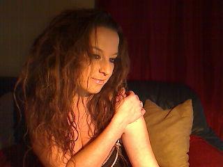 realangel - Bin st&auml;ndig auf der Suche nach neuen sexuellen Erlebnissen! Lebe mit mir Deine Fantasien aus, und wenn`s im Chat knistert, bin ich schon auf dem Weg zu Dir. Psst... ich warte auf Dich!