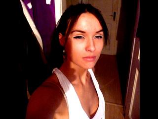 Hot Anna69 - Alter: 22 / Sch&uuml;tze - Alter: 170 / normal - Geschlecht: weiblich - Ausrichtung: bisexuell - Haare: schwarz / mittellang - Piercing: keins - BH-Gr&ouml;&szlig;e: B - Hautfarbe: gebr&auml;unt - Augen: braun - Rasur: vollrasiert