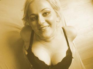 Sexy Rita - Ich liebe es Sex zu haben, in allen Variationen, und ich bin niemals satt zu bekommen. Komm zu mir Babe, und lass uns die pure Geilheit und einen Orgasmus erleben, den wir nie vergessen werden.