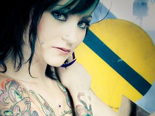 nathalie - Alter: 28 / Wassermann - Alter: 175 / schlank - Geschlecht: weiblich - Ausrichtung: bisexuell - Haare: schwarz / lang - Piercing: Zunge - BH-Gr&ouml;&szlig;e: C - Hautfarbe: latina - Augen: braun - Rasur: vollrasiert