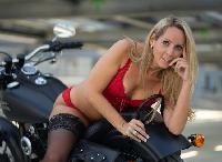 Hey, schön das Du auf meiner Seite gelandet bist. Füge mich doch gleich zu deinen Favoriten hinzu, damit du nichts mehr von mir verpasst. Ich bin die Annabel und anfangs eher ein schüchternes Ding, aber wenn ich erst einmal auftaue, gibt es kein Halten für mich.