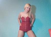 Hallo, ich bin eine schlanke Blondine mit schönen braunen Augen und einem tollen Busen, gerne chatte ich mit interessanten Männern und genieße Cybersex. Also, wenn Du Lust hast, besuche mich . Kuss