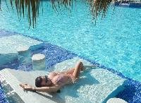 Hallo Leute! Ich bin eine nette und freundliche Person mit sexy Körper und scharfem Verstand. Willkommen in meinem Zimmer.