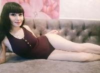 Hallo, in meiner Show habe ich viel Unterwäsche, verschiedene Absätze, Spielzeuge, Schulmädchenuniformen. Ich ziehe mich aus, spiele mit mir selbst, mastu**iere mit einem Spielzeug und komme mit dir.