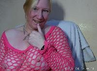 Ich heisse Kelly und bin 30 Jahre alt. Ich lebe als Single, daher ist mir sehr langweilig, und ich habe Lust auf geilen Sex. Ich stehe sehr auf oral, 69er, reiten und doggy. Ich will gerne anal und fisten mal ausprobieren. Hast Du Lust? Dann besuch mich. Kuss...