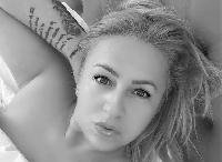 Ich mache dich hart, während du mich beobachst, Masturbieren für dich, immer heißer und frecher ... hörst die Stimme macht mich noch mehr und bekommt meine Pussy so nass. Ich liebe es, mit dir zu spielen und ich kann auch spritzen. Also, wenn du das wirklich sehen möchtest, gib mir die Zeit, mich zu genießen und ich werde dich für dich so rasen, wie du es noch nie gesehen hast. Ich benutze Audio in pvt, ich kann nur stöhnen, Dinge, die du sehen möchtest und welche erlaubt sind. Ich tue alles was du verlangst und was erlaubt ist, so spiel mit Spielzeug