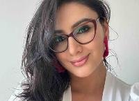 Ich arbeite auf dieser Seite der Kamera, aber trotzdem ... Ich liebe die Menschen, die mit sich selbst spielen. Vergiss die Grenzen und betritt gemeinsam mein Zimmer. Wir werden verschiedene Fantasien erschaffen und die besten Empfindungen genießen, die du erleben kannst.