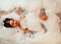 Hallo Schatz, ich bin Bridgette Bri,
Ich definiere mich als eine strahlende Person, voller Energie und viel Fantasie, ich liebe es auch, jeden Tag zu ficken, zu spritzen, einen starken Orgasmus zu haben, der mir die Knie fallen lassen kann, ich habe großen Appetit und Träume, die ich hoffentlich te