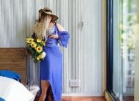 Hallo, ich bin Euer persönliches Luder und sorge für viel Abwechslung. Ich werde Euch heftig zum Zucken bringen. Auch wenn Ihr es dominanter wollt, C**kold, Geldfetisch, Wi**sanleitung, Minischw**ze, seid ihr bei mir richtig. Ich bin zwar schon älter, aber ich habe es faustdick hinter den Ohren