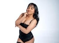 Hey ihr Lieben! Ich bin Ashley Tyler. Wenn ihr jemanden sucht, der euch sofort zum Lächeln bringt, seid ihr bei mir genau richtig! Ich bin super spontan, habe einen unerschöpflichen Sinn für Humor und ein riesengroßes Herz, das nur darauf wartet, Liebe zu geben. Ich bin nicht der Typ, der stillsitzt