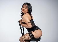 Hey ihr Lieben! Ich bin Ashley Tyler. Wenn ihr jemanden sucht, der euch sofort zum Lächeln bringt, seid ihr bei mir genau richtig! Ich bin super spontan, habe einen unerschöpflichen Sinn für Humor und ein riesengroßes Herz, das nur darauf wartet, Liebe zu geben. Ich bin nicht der Typ, der stillsitzt