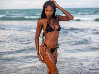 Fetisch, Outdoor, Pornographie, Rollenspiele, Schlucken, Spanking, Live-Dates