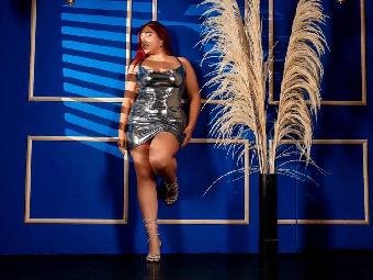 Anal-Sex, Devot, Fesselspiele, Gangbang, Oralsex, Outdoor, Rollenspiele, Sexspielzeug, Swinger, Live-Dates