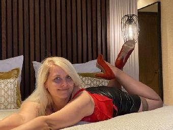 Dominant, Fesselspiele, Lack und Leder, Sexspielzeug, Spanking