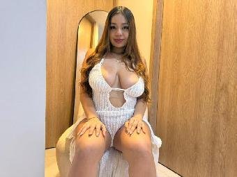 Devot, Exhibitionismus, Fetisch, Lack und Leder, Oralsex, Rollenspiele, Sexspielzeug, Tattoos, Voyeurismus, Live-Dates